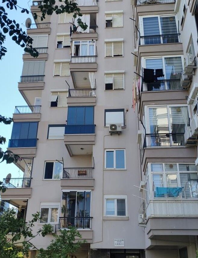 Anne Kızı Ayrı Odalarda 1