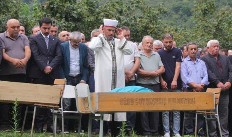 Ayni Eve Geli̇n Gi̇tti̇ler 1