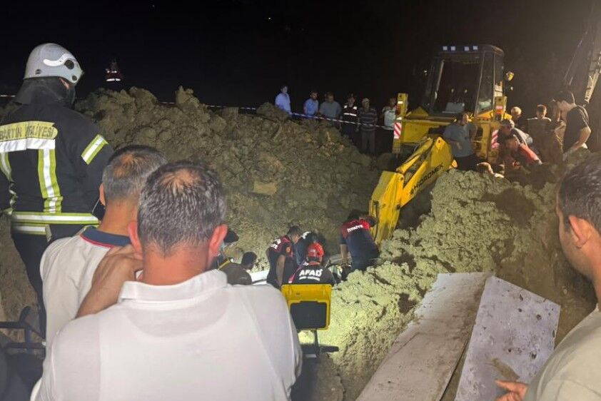 Baba Oğul Toprak Altinda 32
