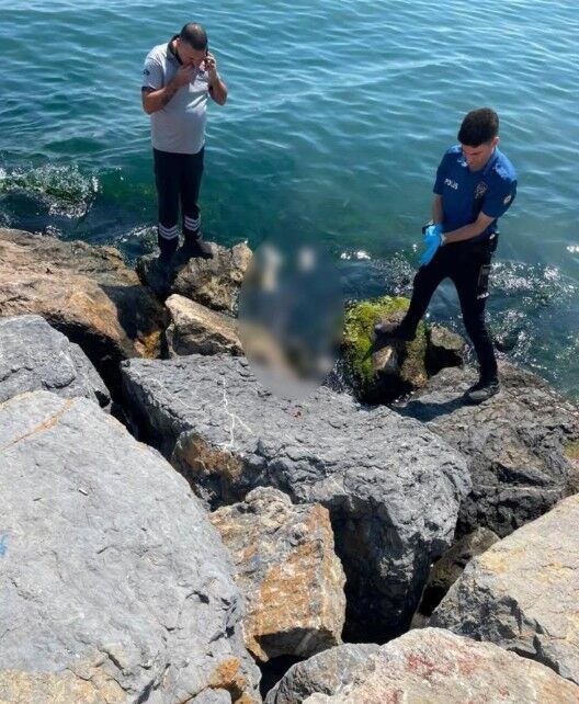 Deni̇zde 3 Kardeş 1