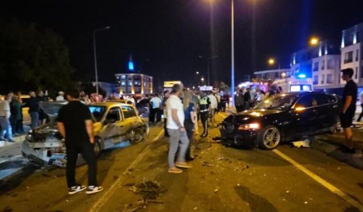 Düzce 6 Araçli Kaza
