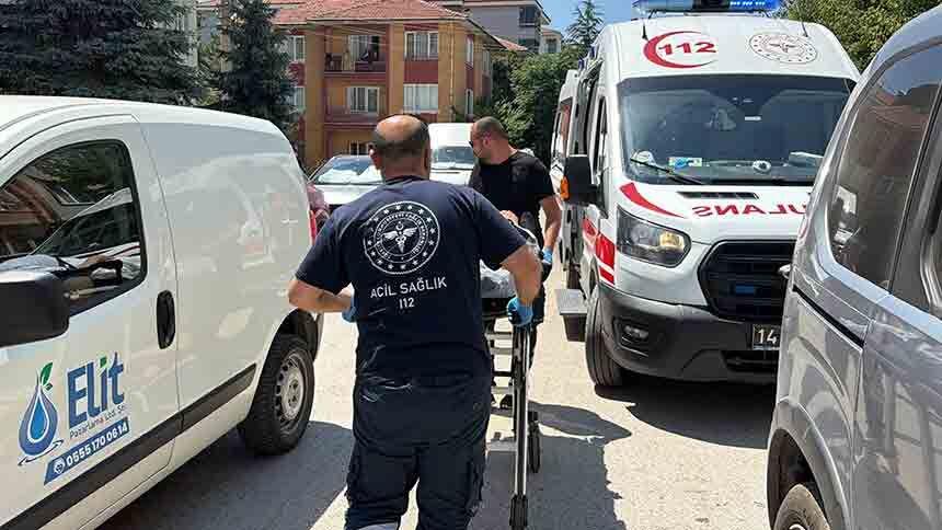Eli Bileğinden Koptu (2)