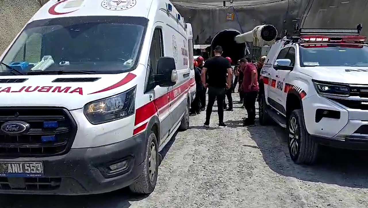İçme Suyu Projesinde Göçük 1 Işçi Hayatını Kaybetti, 1’I Ağır Yaralı (2)