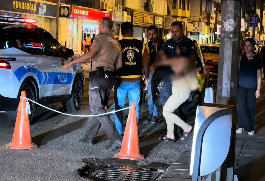 Kıyafetsiz Kadın