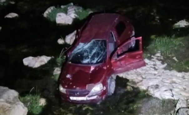 Otomobi̇l Köprüden Uçtu 1