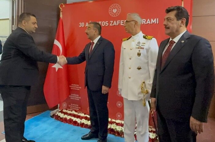 Vali̇ Tebri̇kleri̇ Kabul Etti̇ 111