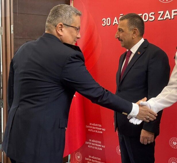 Vali̇ Tebri̇kleri̇ Kabul Etti̇ 1111