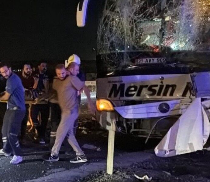 Yolcu Otobüsleri̇ Çarpişti 2