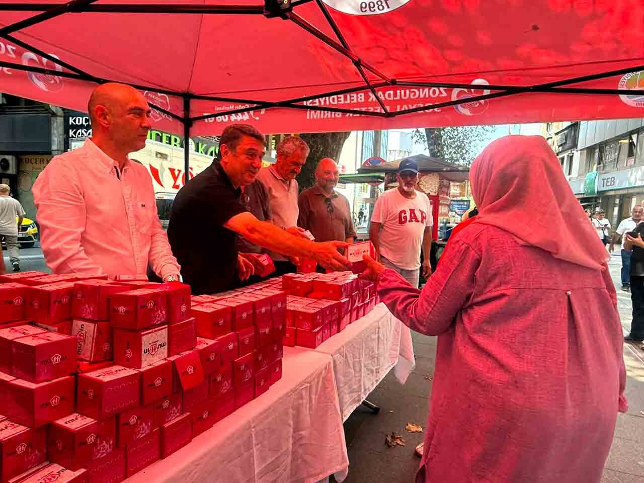 Zonguldak Beledşyesi Kandil Simidi Dağıtım (6)