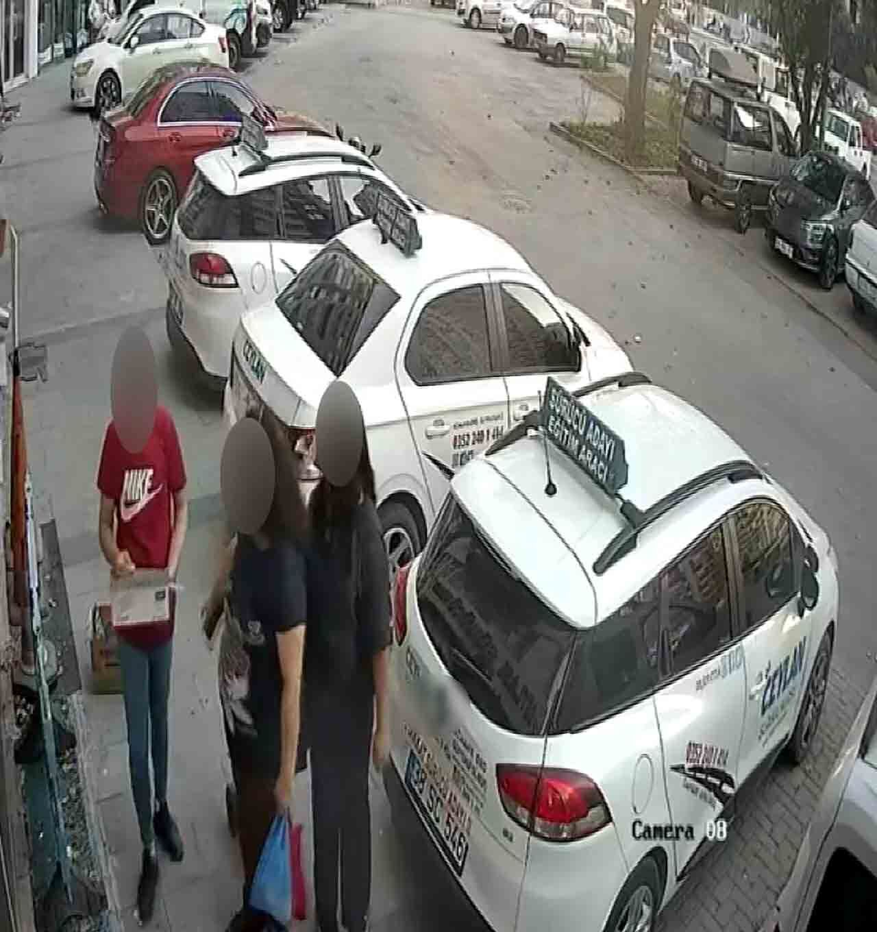 9 Y A Ş I N D A K İ Ç O C Ğ U N T E Z G A H I N I Ç A L D I L A R (1)