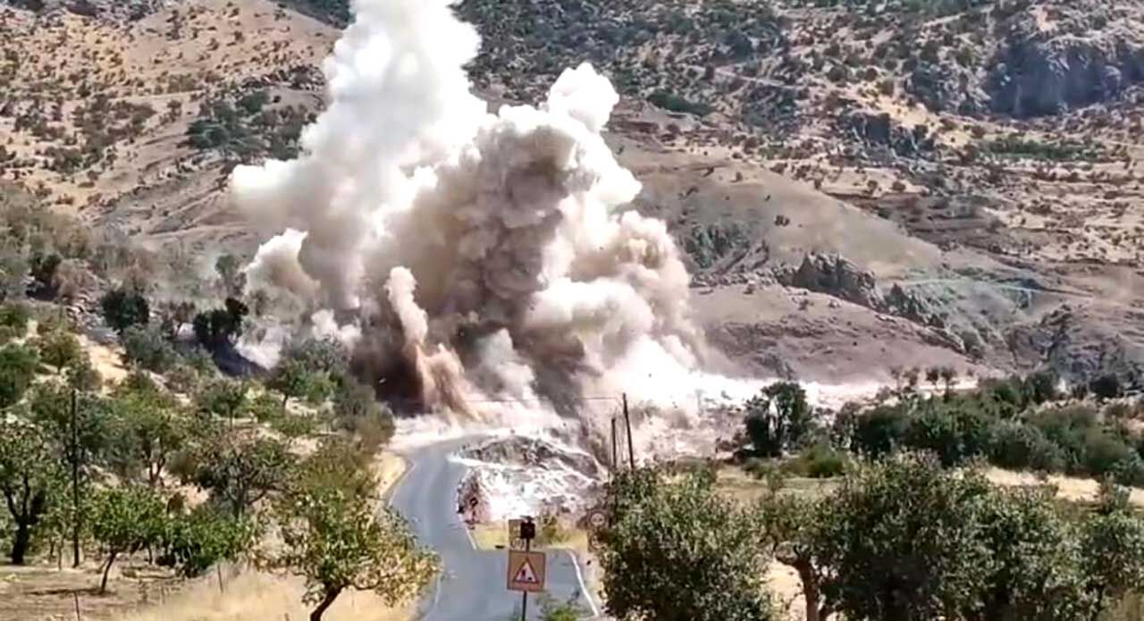 Siirt-Pervari yolunda kontrollü patlatma kamerada