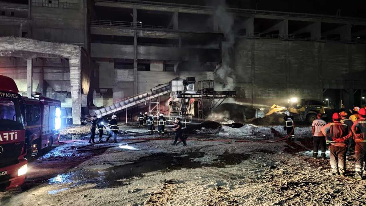 Sivas’ta çimento fabrikasında korkutan yangın