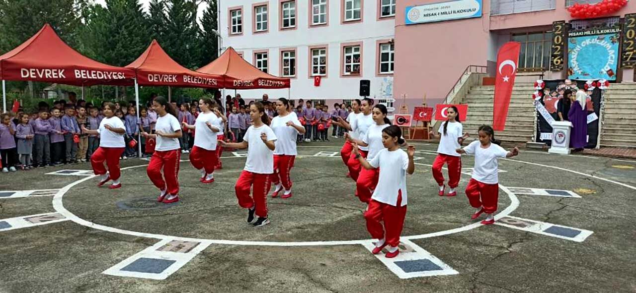 Devrek’te İlköğretim haftası kutlama programı