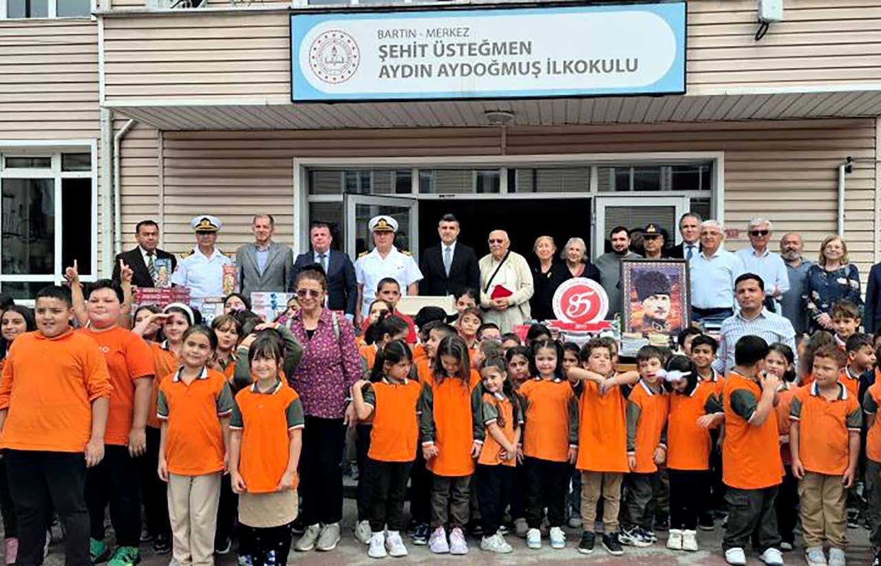 Silah arkadaşlarından şehidin adını taşıyan okula anlamlı destek