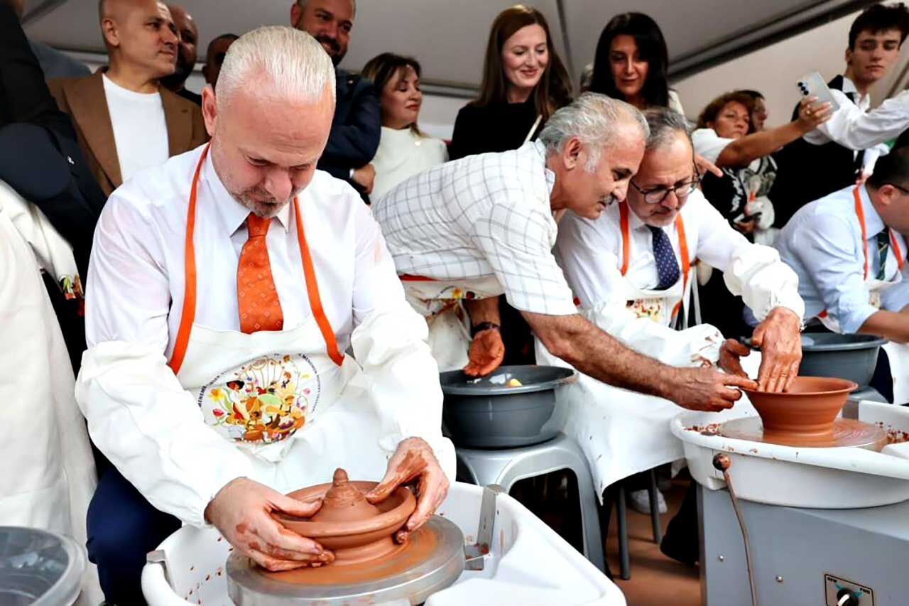 Menemen Çömlek Festivaline renkli açılış