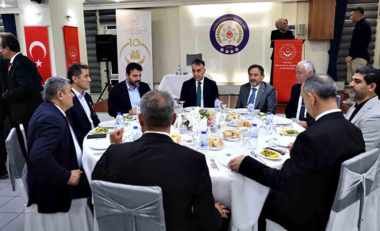 Vali Çağatay gaziler ve şehit aileleriyle onur yemeğinde buluştu