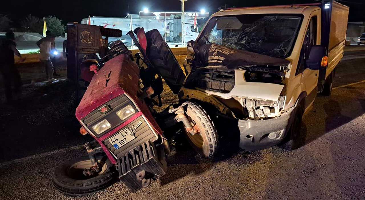 Gaziantep’te kamyonet ile traktör çarpıştı: 3 yaralı
