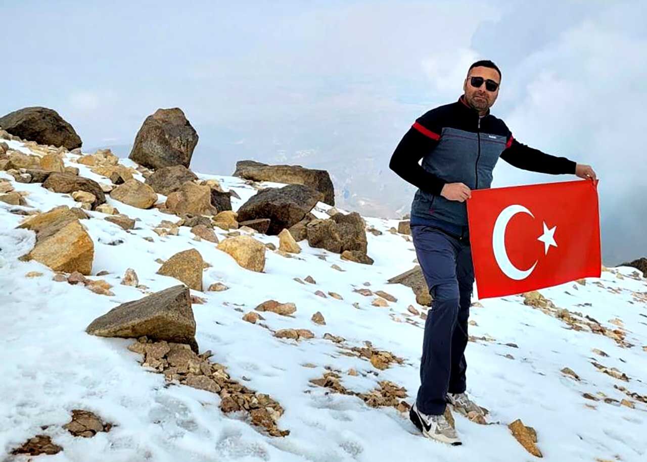 4 bin 811 metrelik Savalan Dağı zirvesine tırmanış
