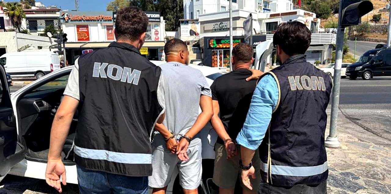 Bodrum’da kırmızı bültenle aranan şüpheli sahte kimlikle yakalandı