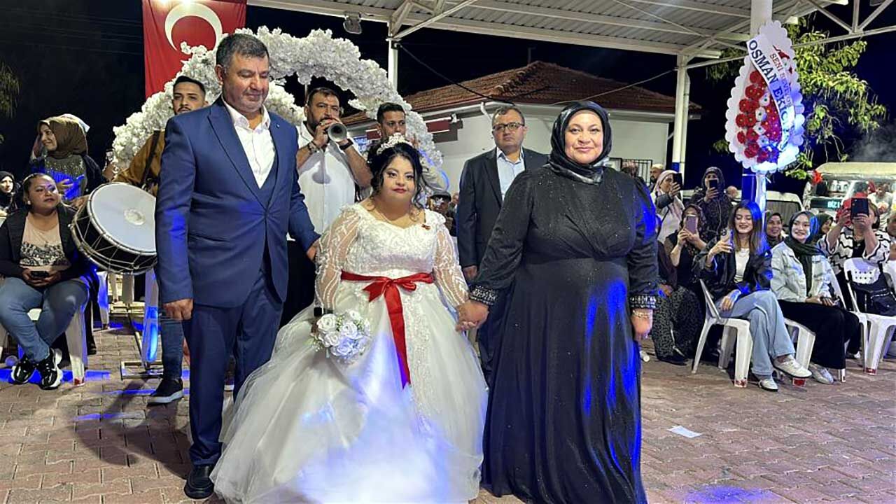 Down sendromlu genç kızın temsili düğününde duygu dolu anlar yaşandı