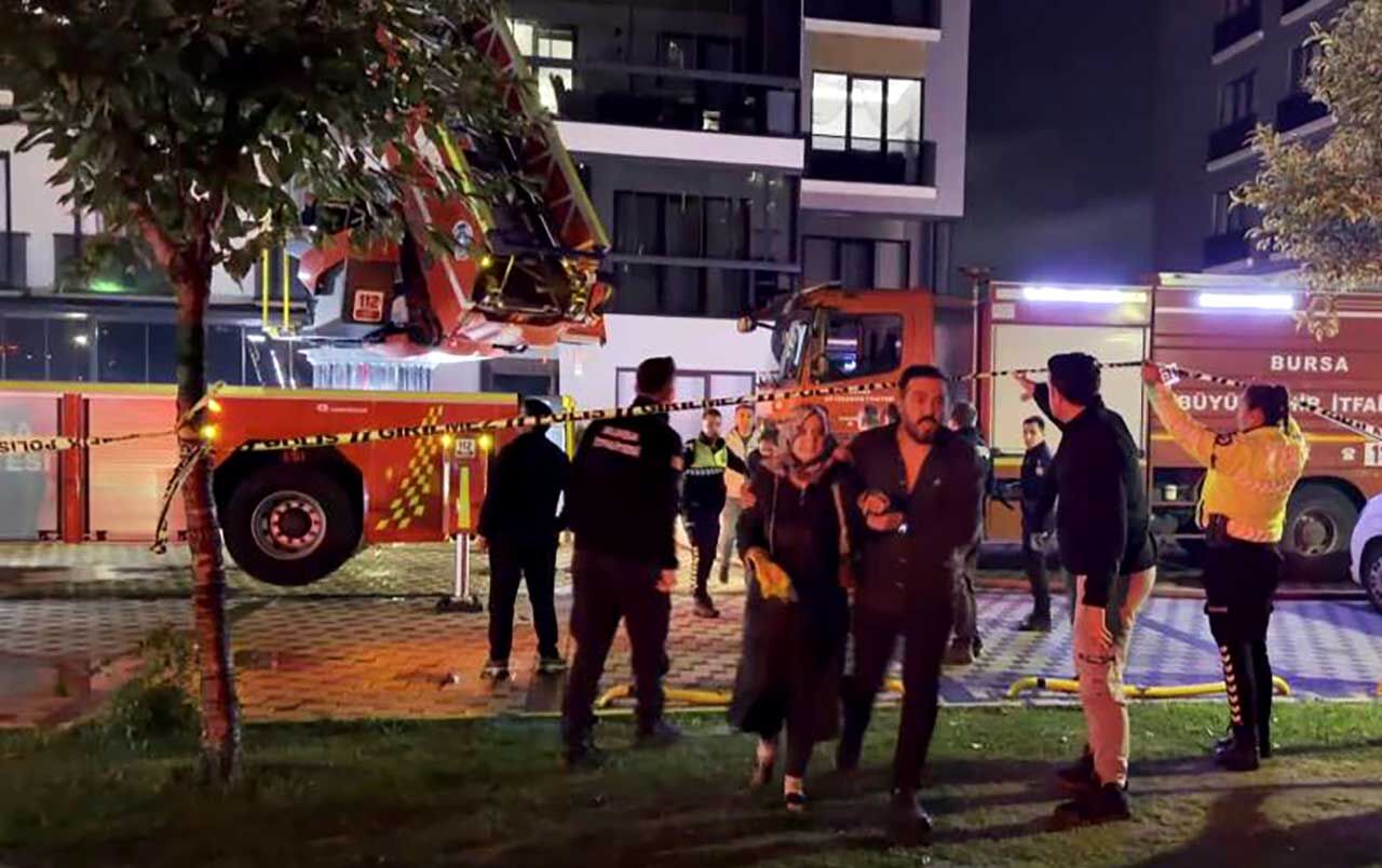 Bursa'da bina yangını: Mahsur kalan 19 kişi kurtarıldı