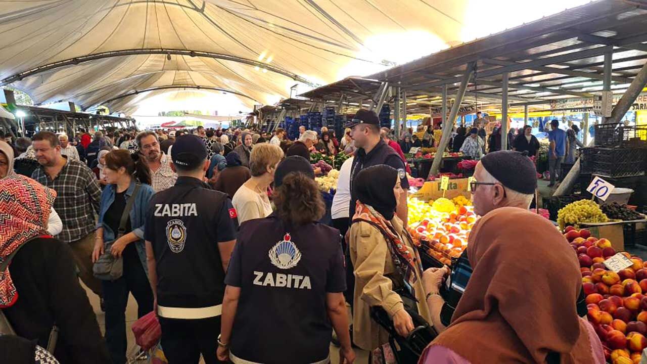 Zabıta ekiplerinden halk pazarında sıkı denetim