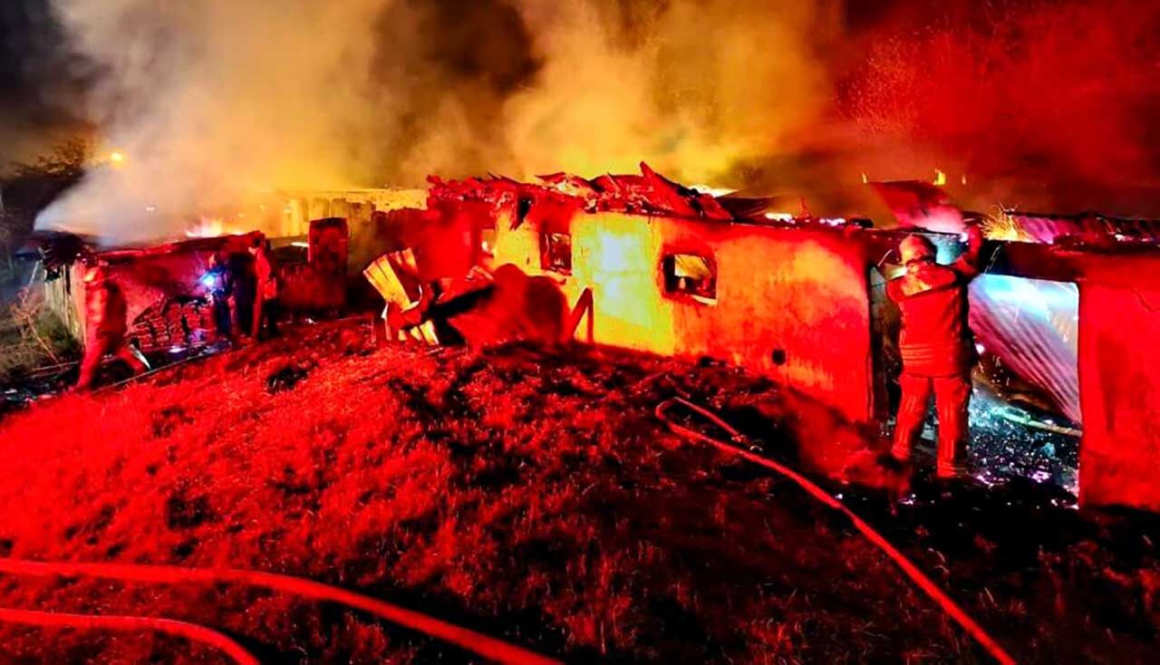 Bolu’da saman dolu kümes alevlere teslim oldu