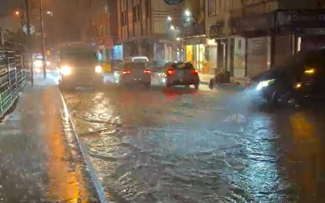 Küçükçekmece’de yollar göle döndü, rögarlar taştı