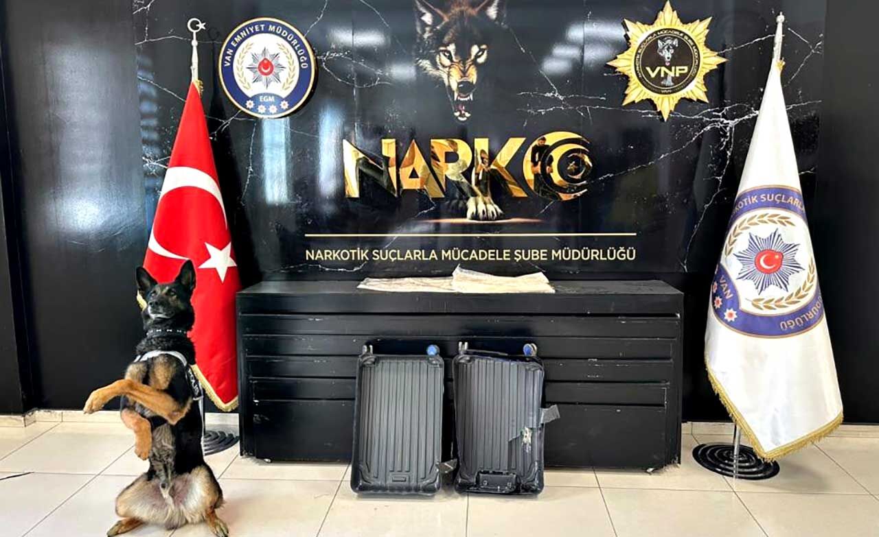 Havalimanında şüpheli durduruldu, valizinden uyuşturucu çıktı