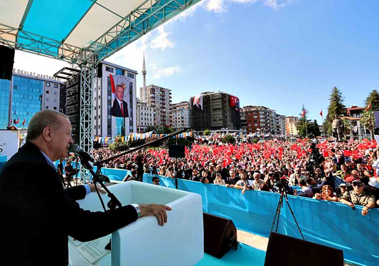 Erdoğan’dan Rize’de muhalefet mesajı: “İlgilenmiyoruz”