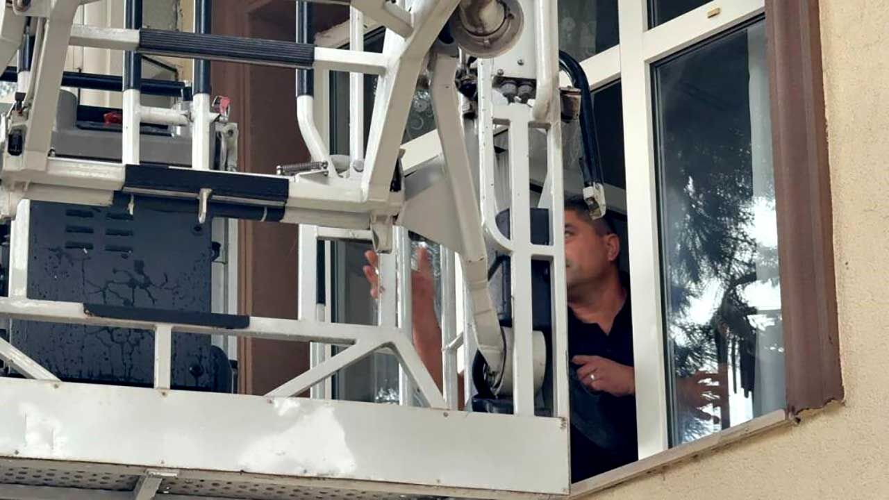 Evde Düşen Yaşlı Kadın (2)