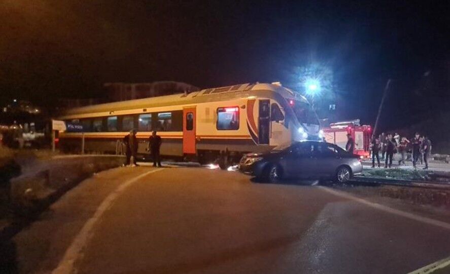 Hemzemi̇n Geçi̇tte Çarpiştilar 1