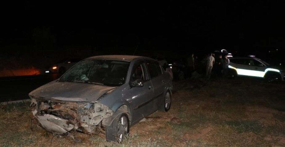 Kilis-Hatay yolunda motosiklet ile otomobil çarpıştı: 2 yaralı