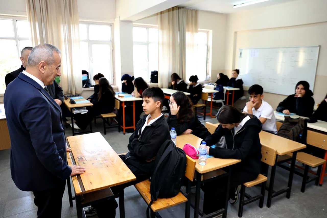 İl Milli Eğitim Müdürü Akbaş, öğrencilerle bir araya geldi