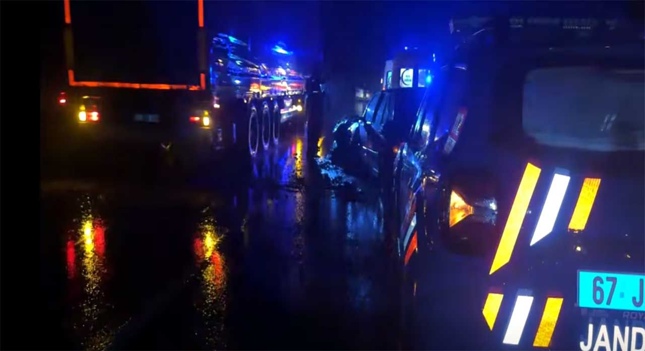 A L A P L I D A K A Y A L A R A R A Ç L A R I N Ü Z E R İ N E D Ü Ş T Ü (3)