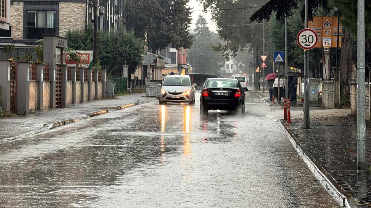 Türkiye'nin en çok yağış alan 3'üncü şehri Düzce oldu