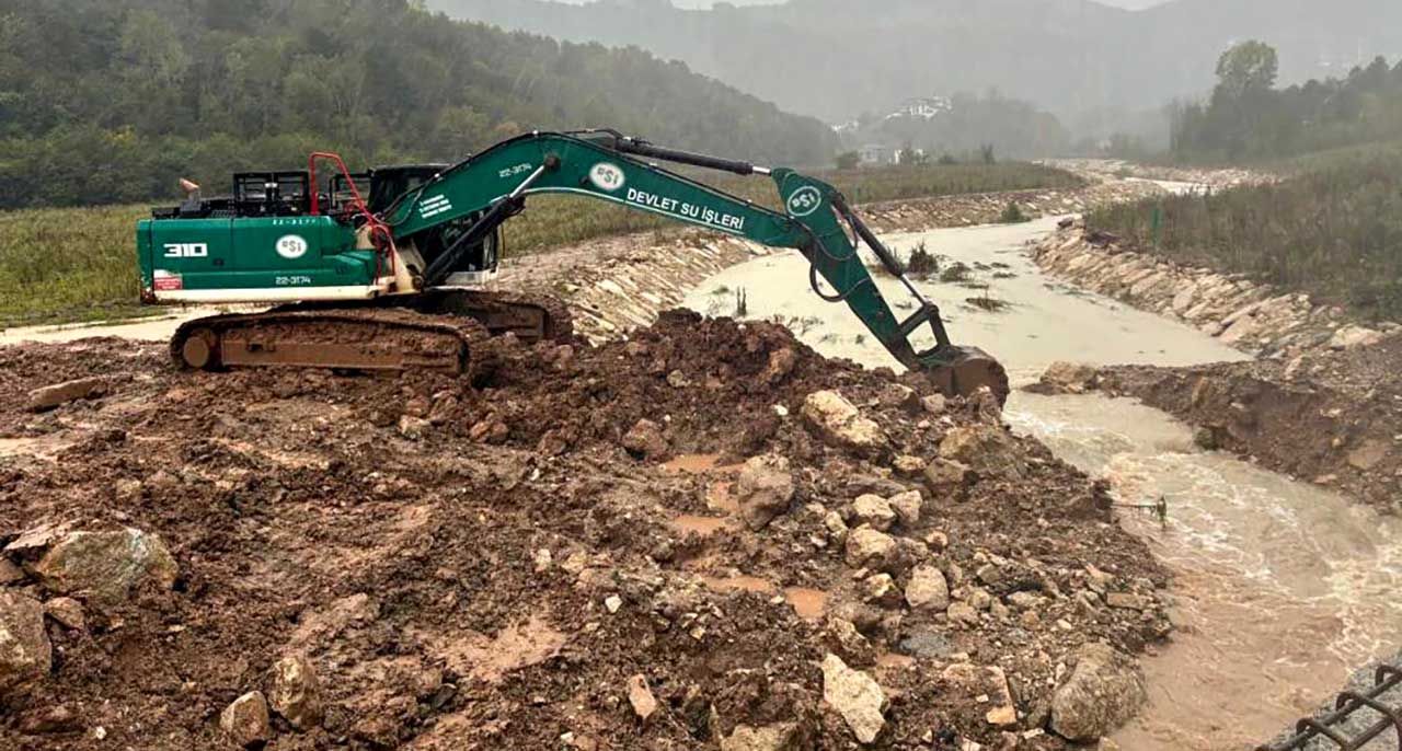 Bartın'da 15 saatte 14 sel, 12 çatı uçması ihbarı yapıldı