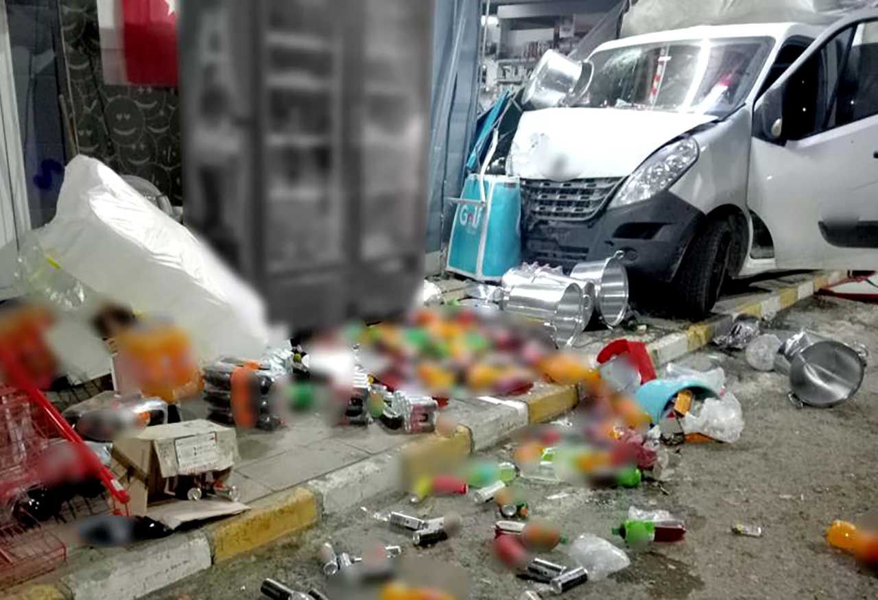Kontrolden çıkan kamyonet markete girdi: 2 yaralı