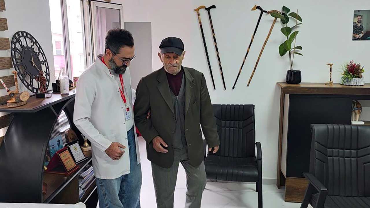 A W817784 01