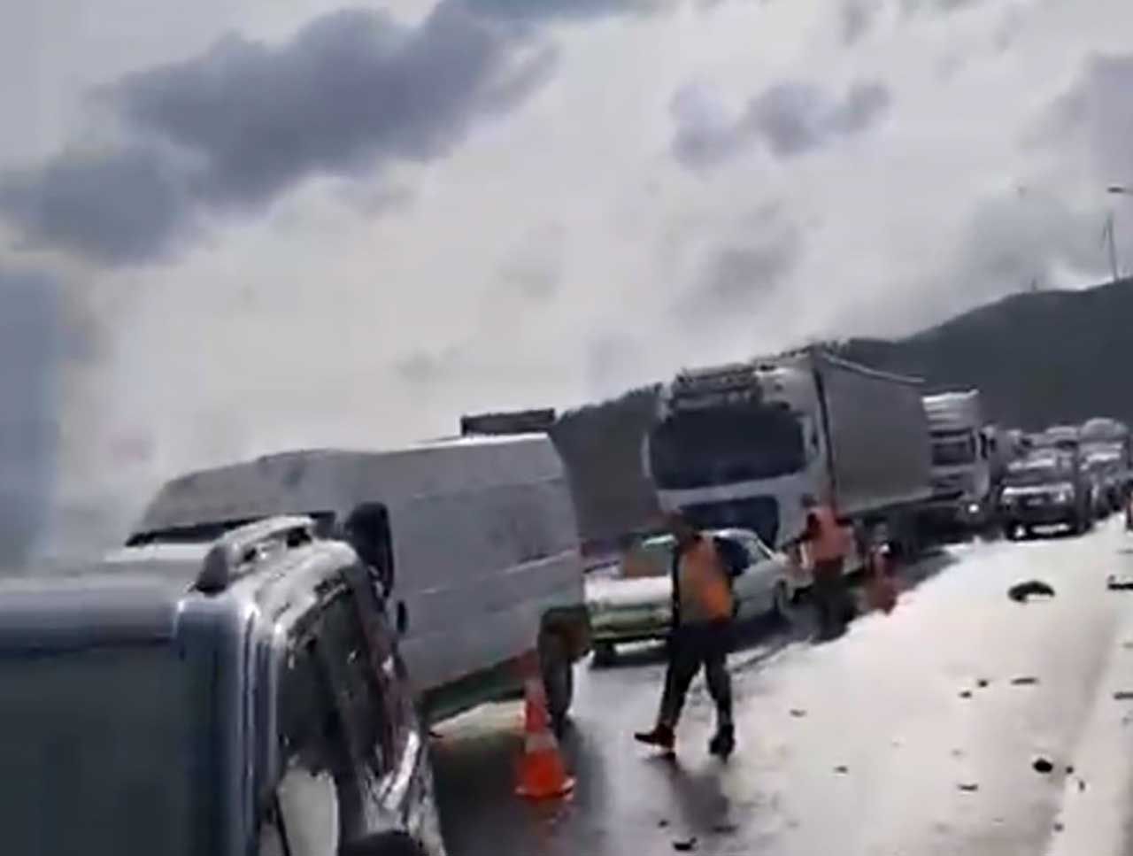 Gaziantep’te otoyolda zincirleme kaza! 8 kişi yaralandı