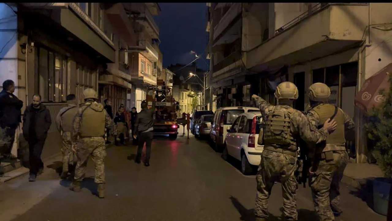Annesini rehin aldı, polis telefonda kadına yol gösterdi