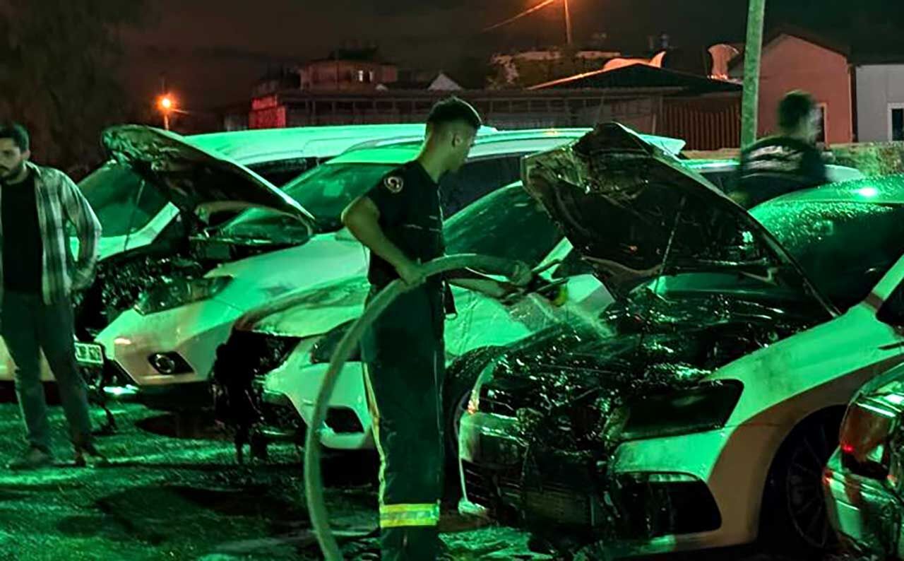 Antalya’da oto galeride 6 aracı ateşe veren şüpheli tutuklandı
