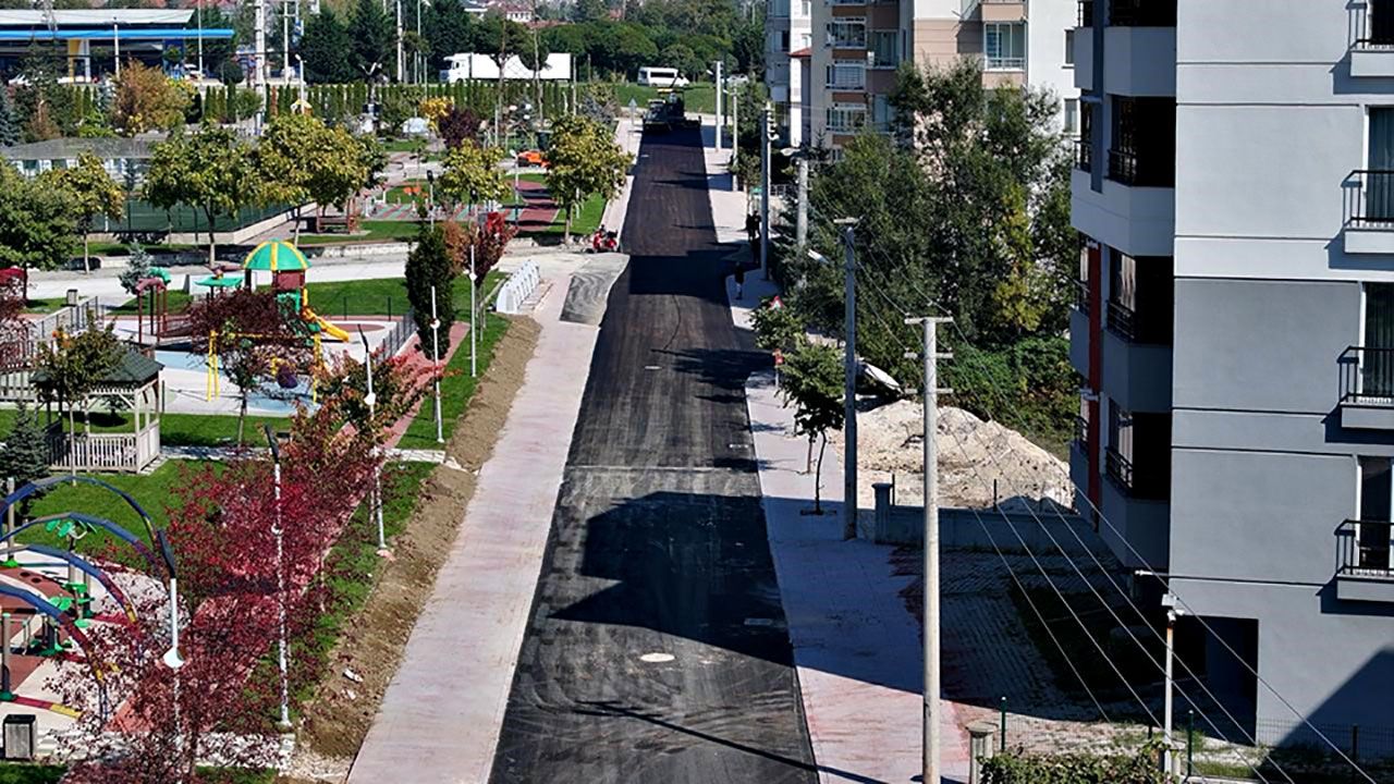 İki sokak baştan sona yenilendi: Trafiğe açıldı