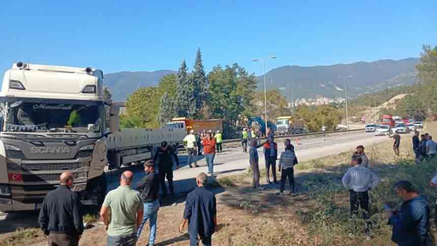 Karabük Zincirle Kaza Sürücü Sıkıştı (2)
