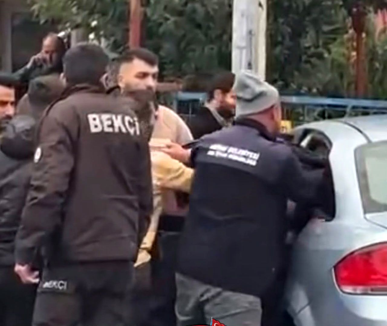 Kilimli'de Ortalık Karıştı! Polis Ve Bekçiler Bölgeye Sevk Edildi (2)