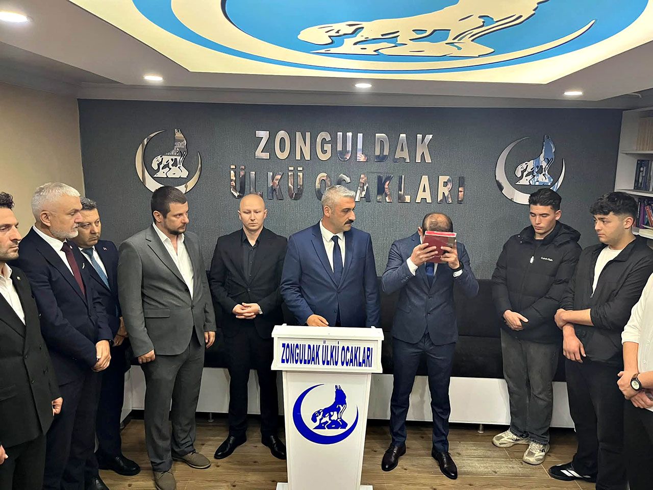Kozlu'da Ülkü Ocakları'na Yeni Başkan! Devir Teslim Yapıldı (1)