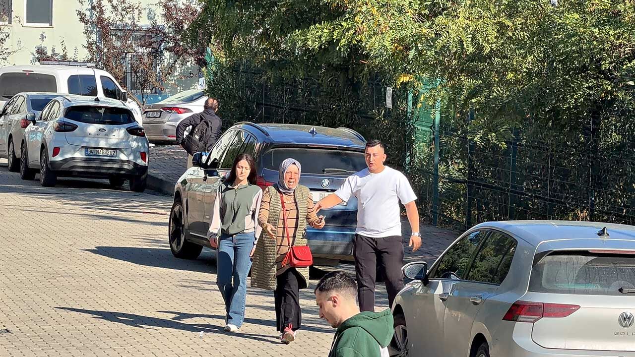 Okulda Biçakli Saldiri 8 Yarali (3)