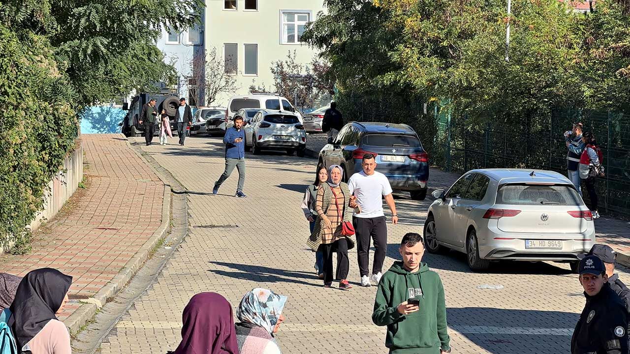 Okulda Biçakli Saldiri 8 Yarali (4)