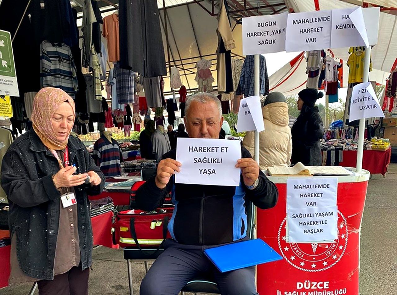 Pazaryerinde sağlık seferberliği! Vatandaşlara kas gücü testi