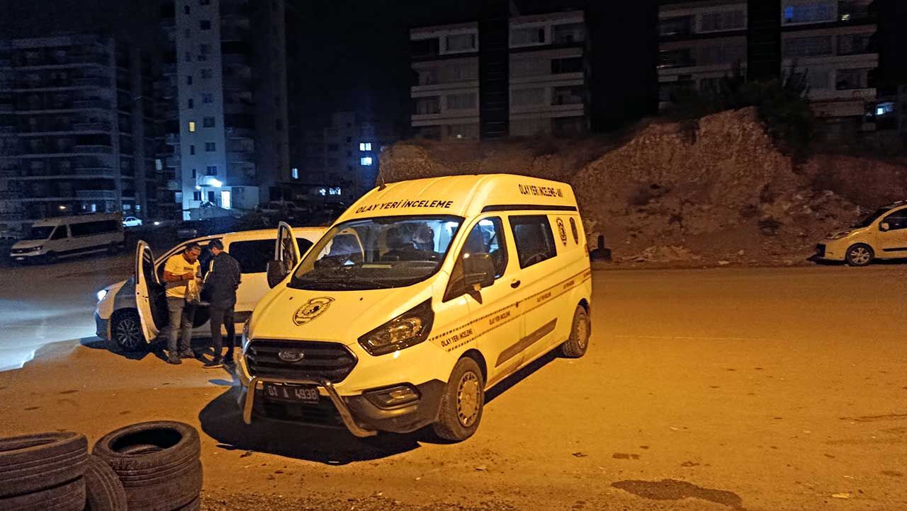 S E V G İ L İ S İ N İ N E Ş İ N D E N K A Ç A R K E N Ö L D Ü (1)